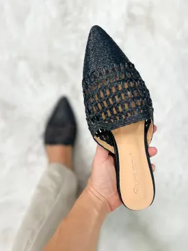 Beth Pointed Flats - Black