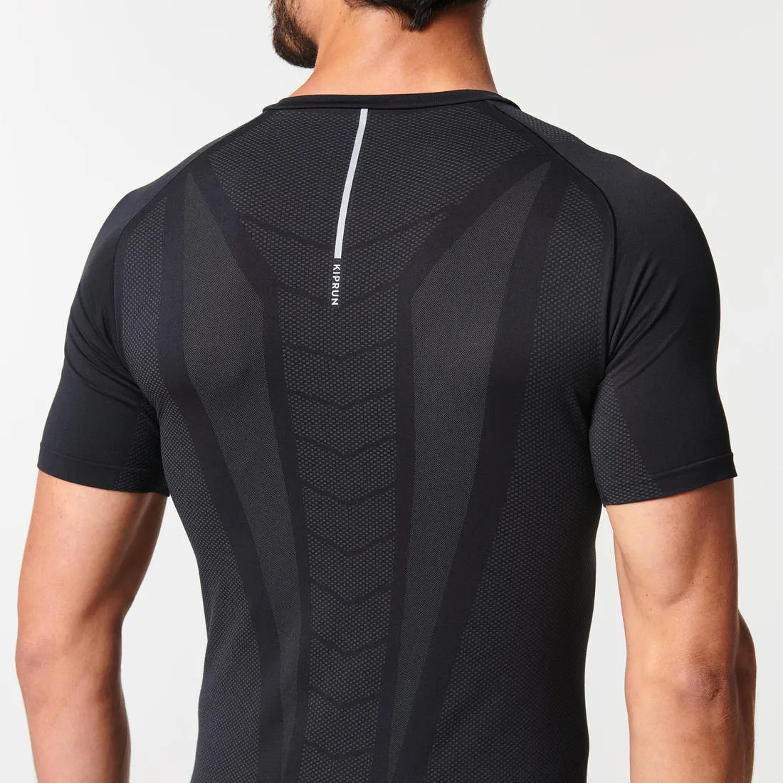 Men's Running Seamless T-shirt Kiprun Run 500 Comfort Skin Black